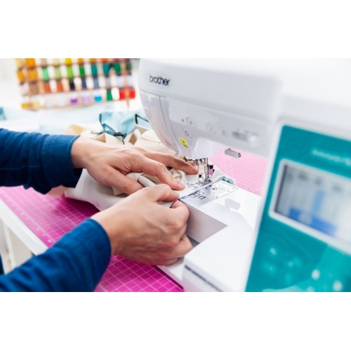 Швейно-вышивальная машина Brother Innov-is F580 в Минске