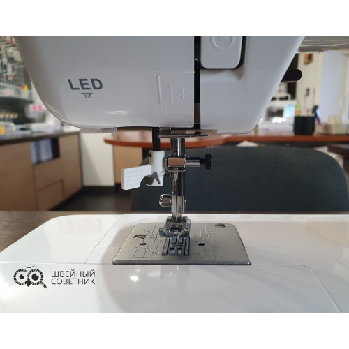 Швейная машина Janete 987P (белая) в Минске