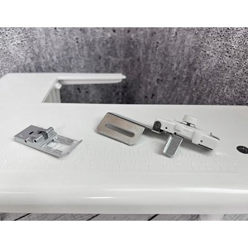 Набор приспособлений Janome 796-401-106 (столик+2 лапки) для распошивальных машин в Минске