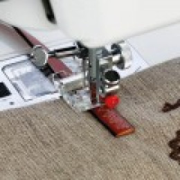 Лапка роликовая  (верт.ч.) Janome, J200-142-001