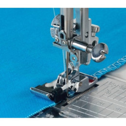 Лапка Janome оверлочная со щеточкой J822-801-001